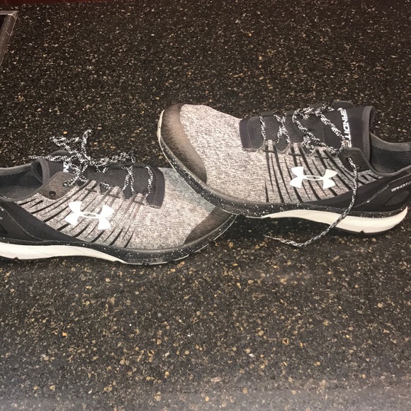 under armor men's running shoes